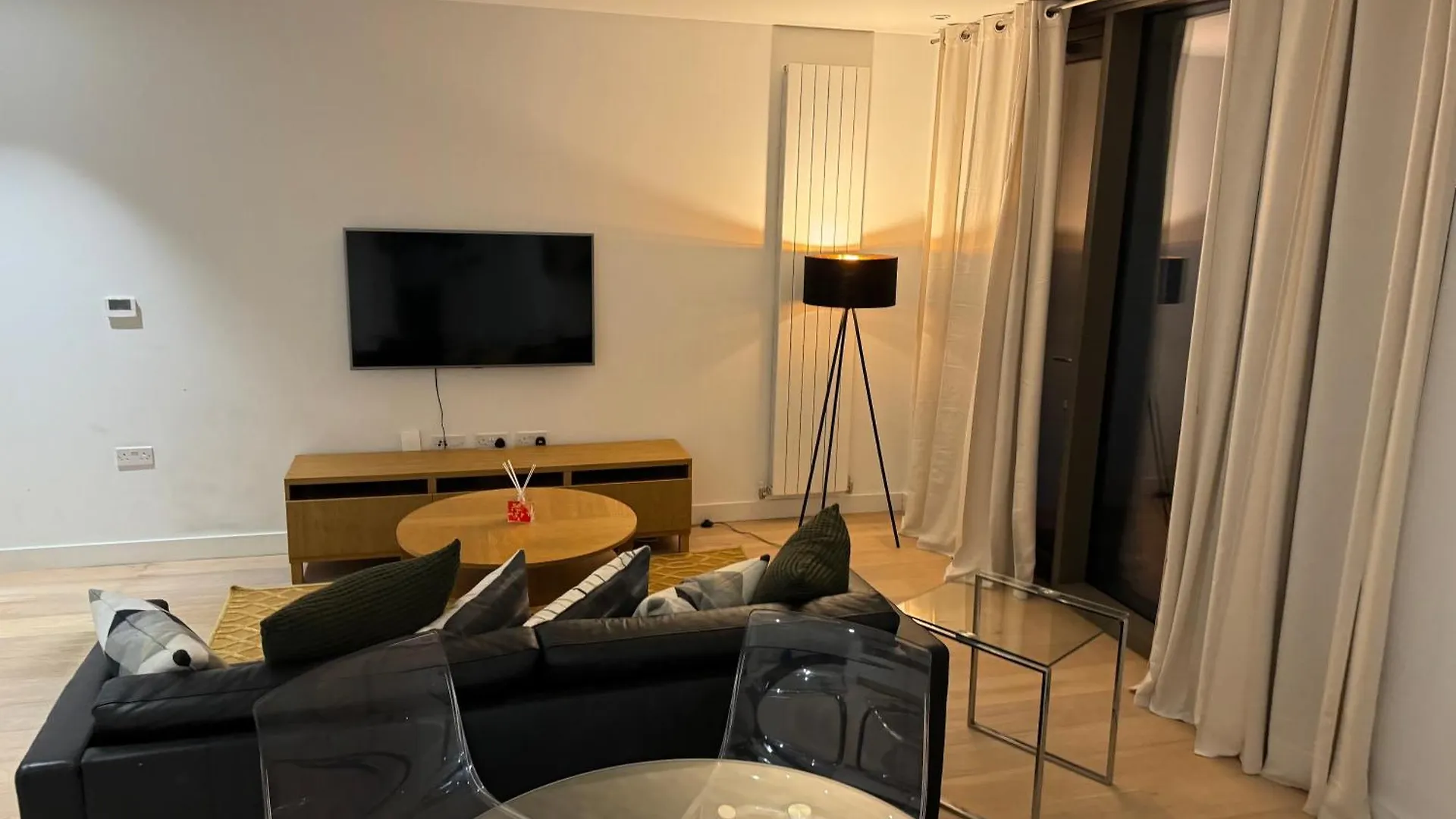 Docklands Stunning 2 Bed Apartment 伦敦
