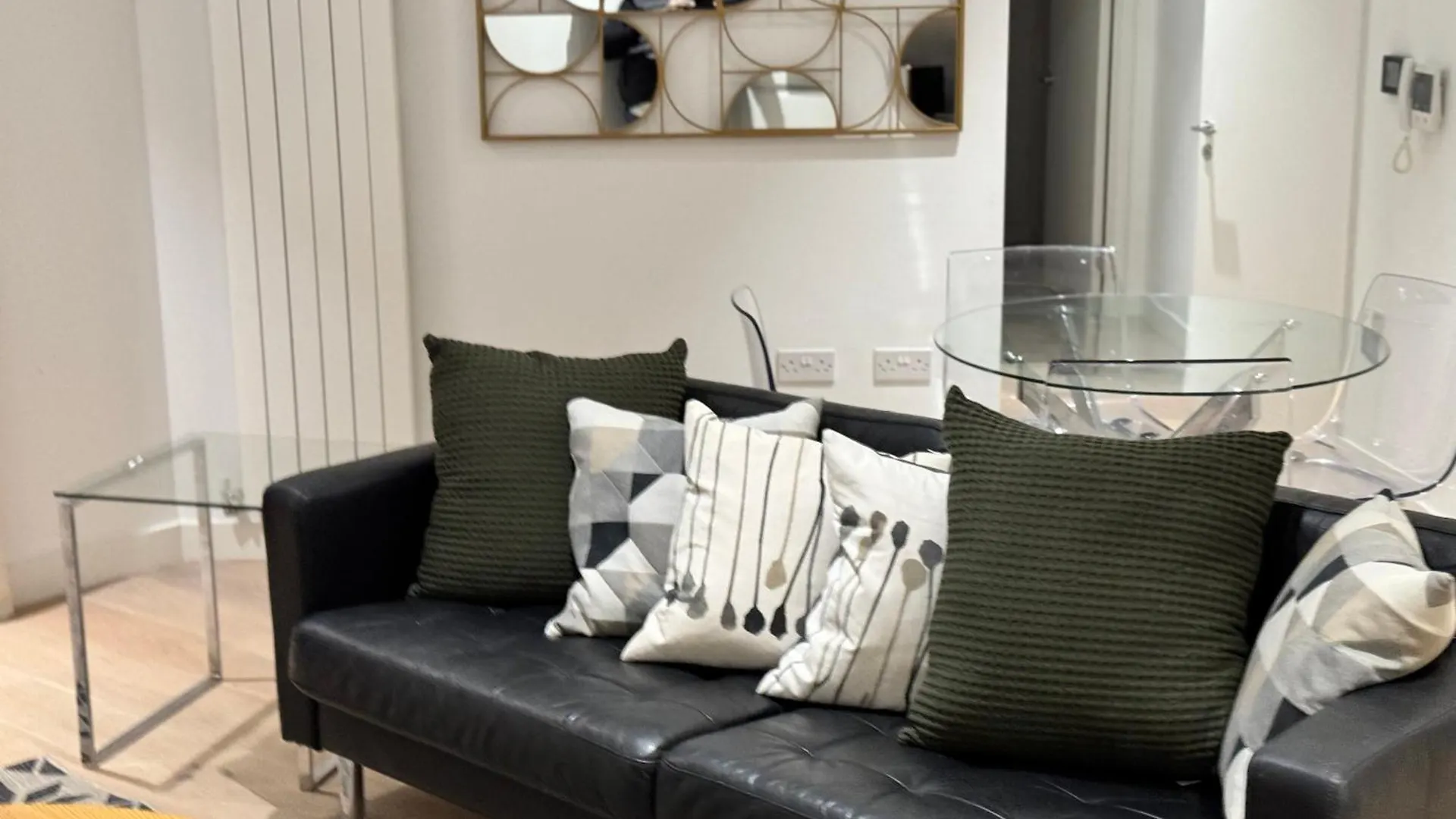 Docklands Stunning 2 Bed Apartment 伦敦